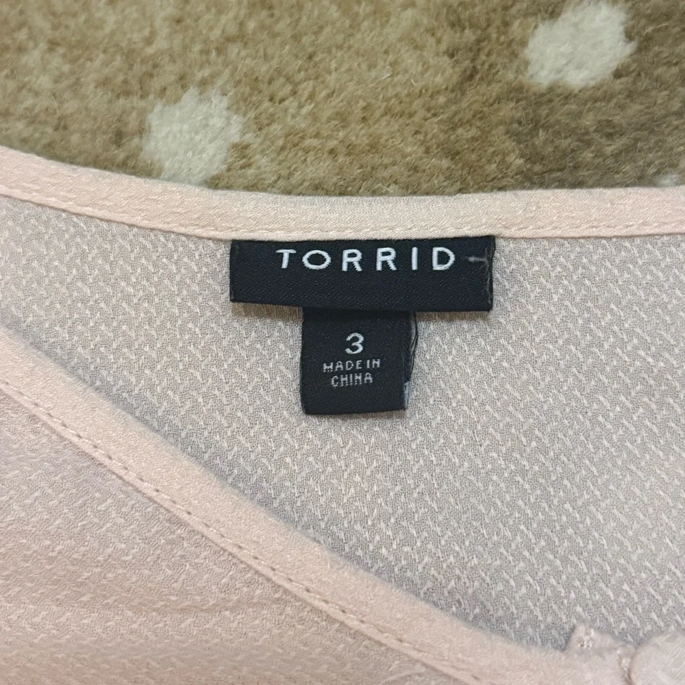 Torrid light pink off the shoulder blouse women’s size 3 - Picture 6 of 8